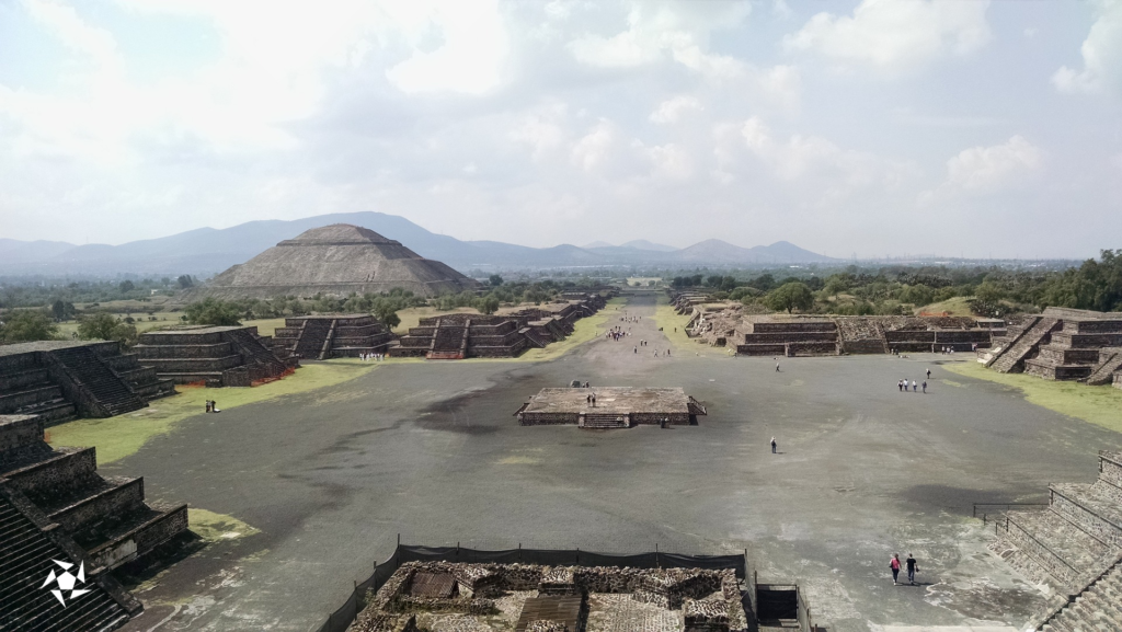 View of all the buildings along the Calzada de los Muertos in Teotihuacan